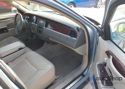 2010 Lincoln Town Car Signature Limited from USA, damaged, VIN 2LNBL8CV9AX611259